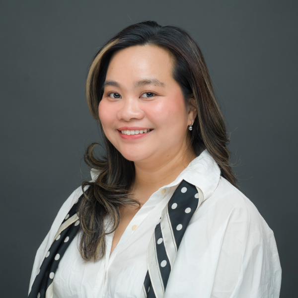 Claire Van Thanh Nguyen